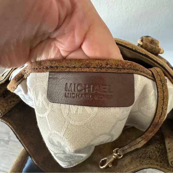 Michael Kors Hamilton Distressed Suede large
Tote Brown - Picture 8 of 13
